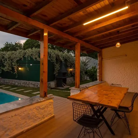 Eroglu 빌라 페티예